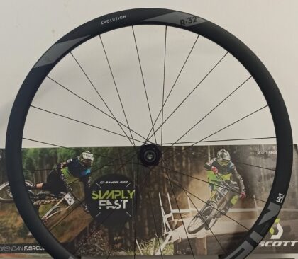 Newmen Evolution SL R.32 28" CL Shimano HG Rear wheel